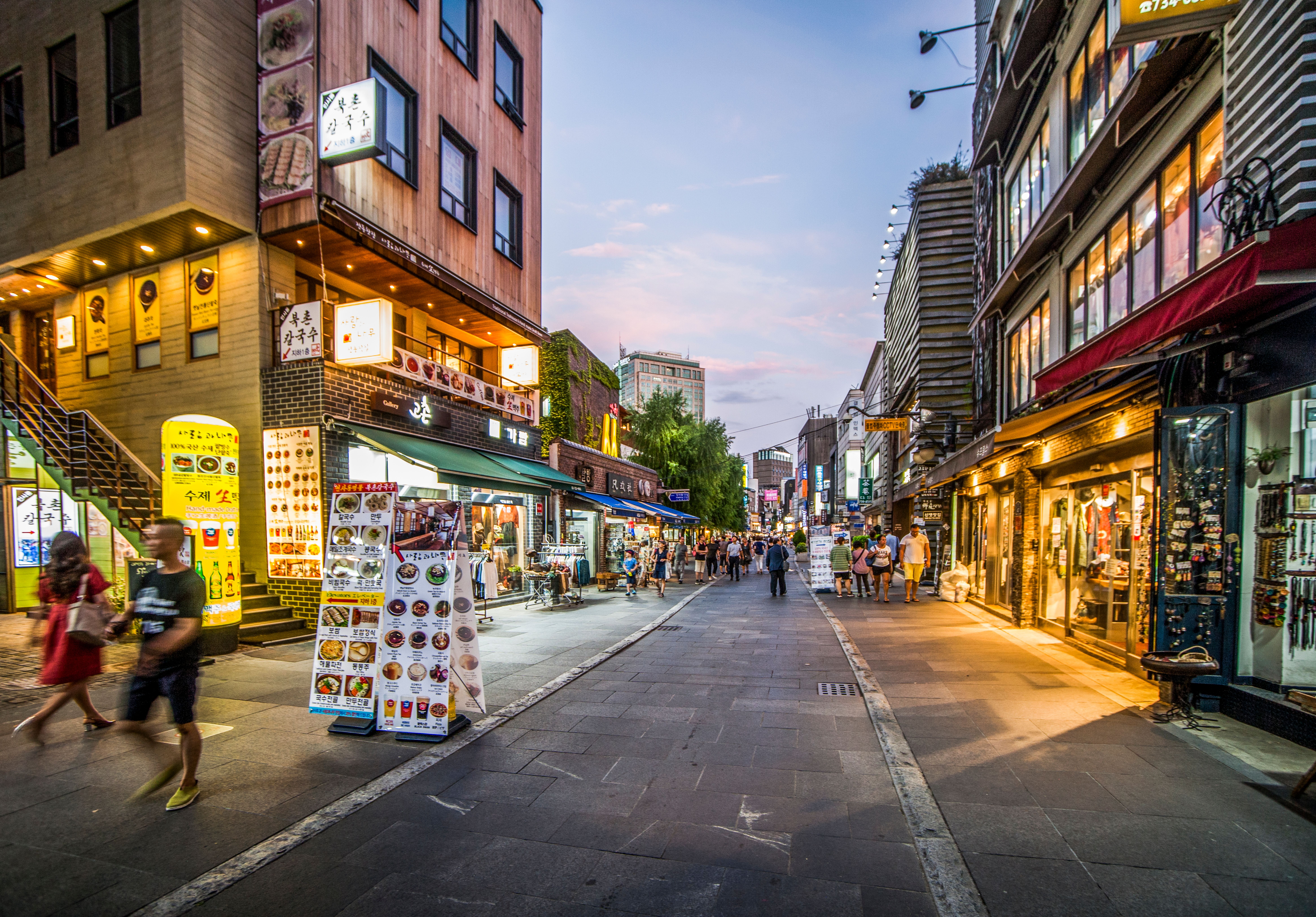 Shopping street in Insadong, Seoul